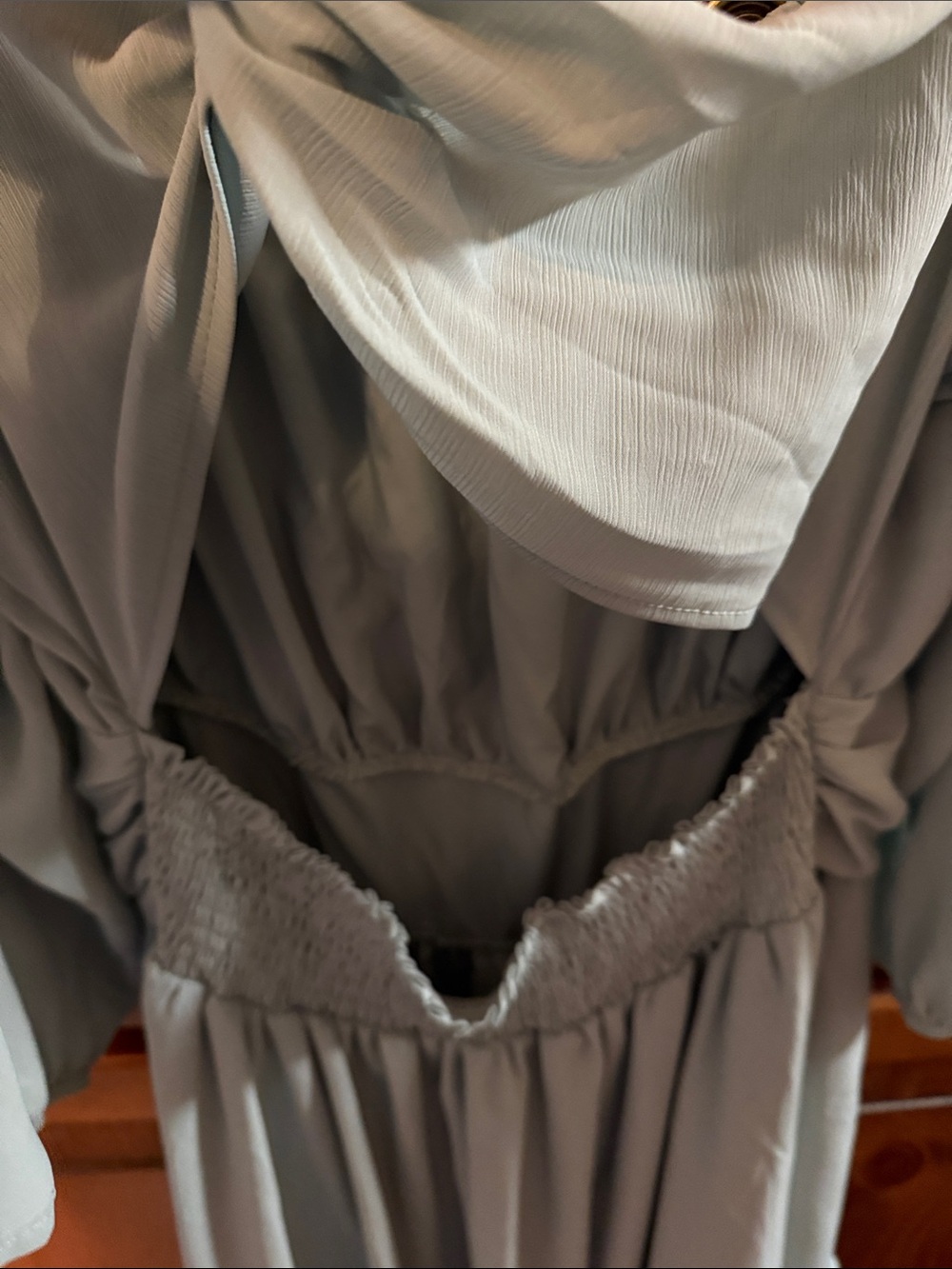 NWOT Puff-Sleeve Long Sleeve Mini Dress in Light Sage with open back and bow - Picture 5 of 8